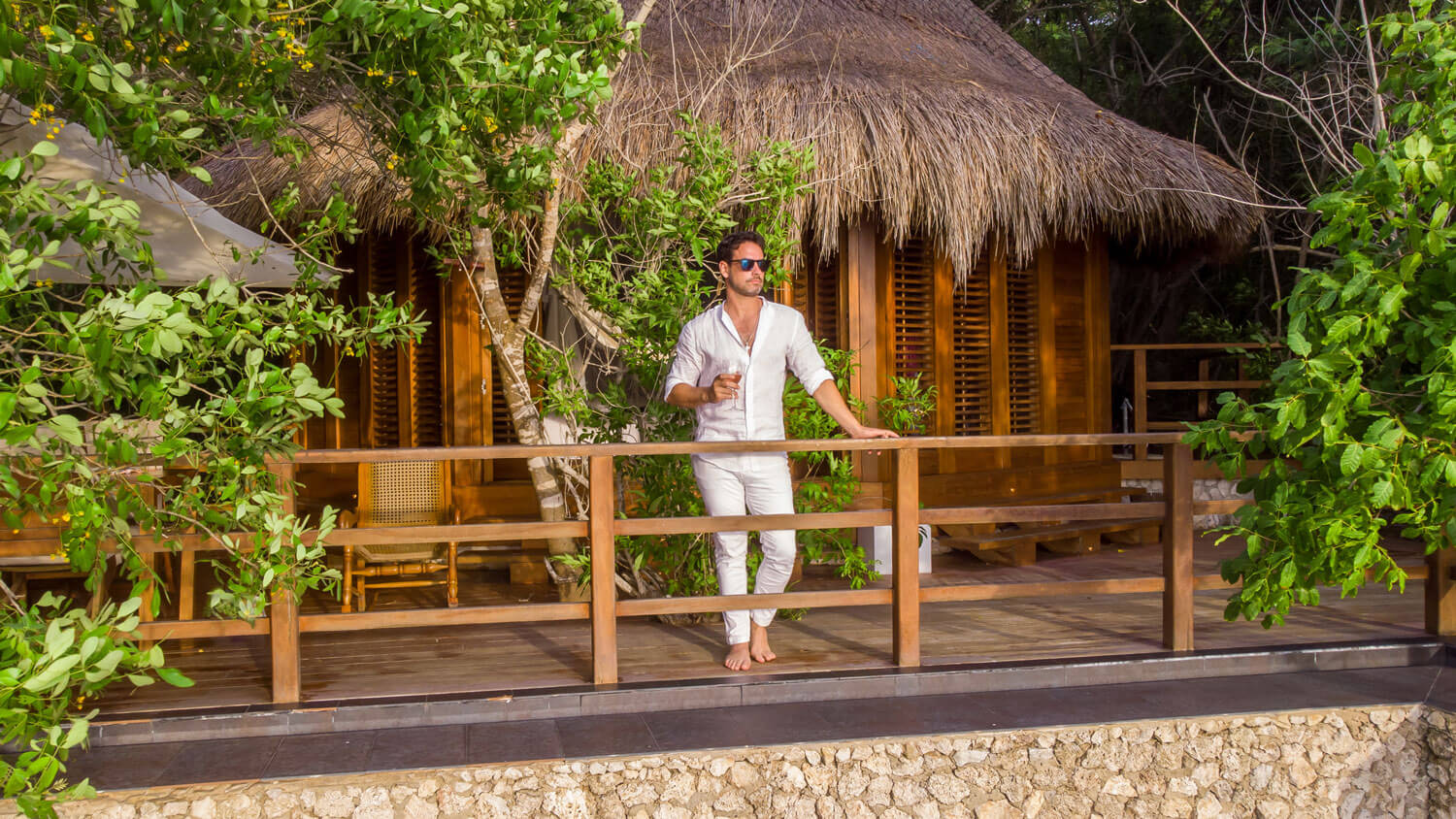 Luxury travel advisor using AI automation to book luxury vacation